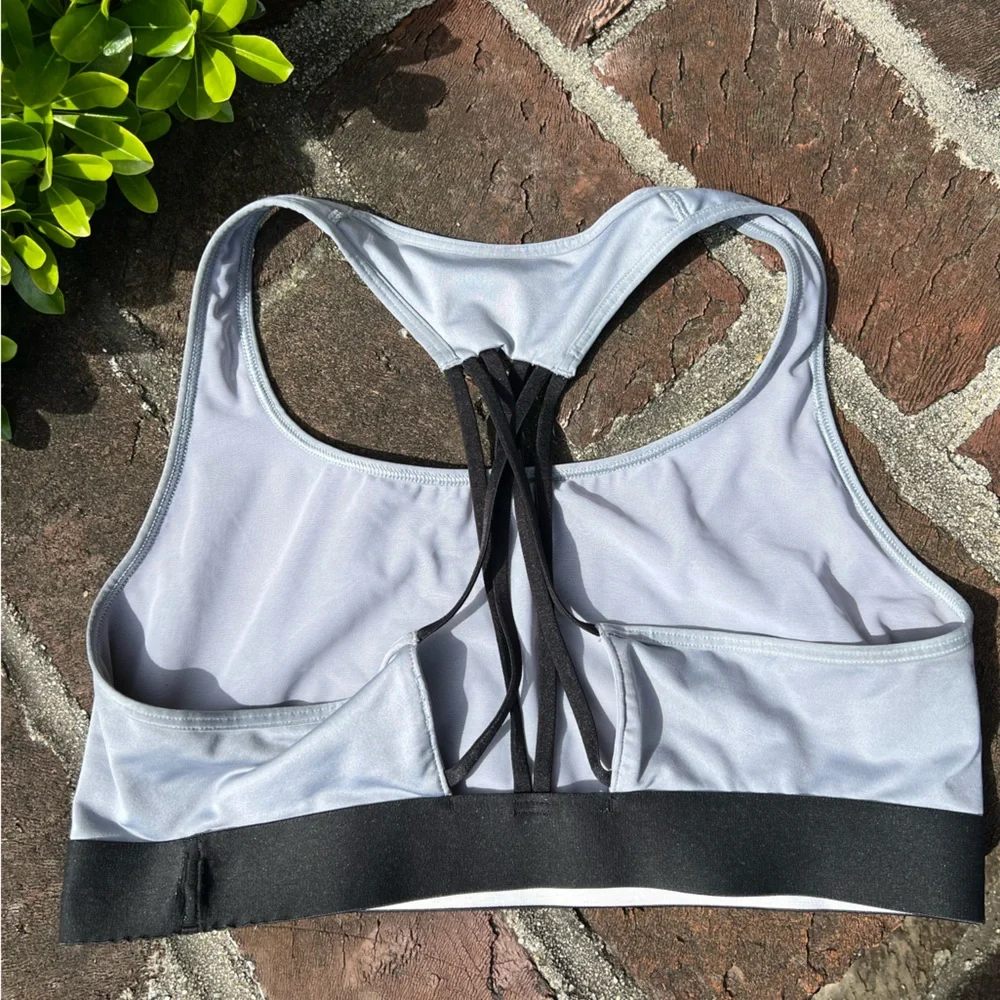 Victoria sport gray and black sports bra size M - Picture 2 of 2